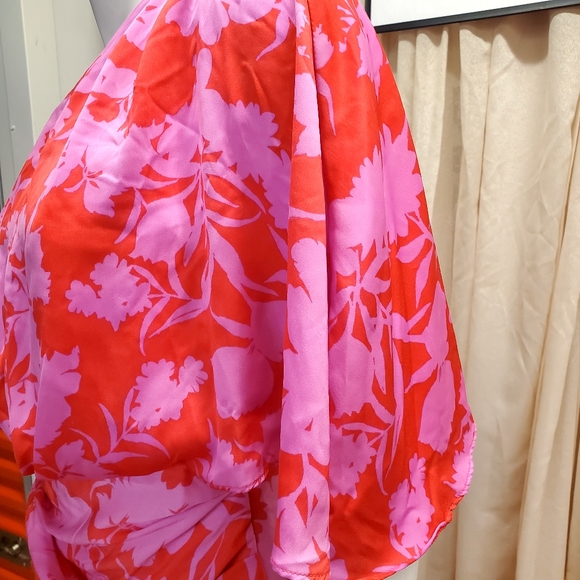 One Shoulder Floral Dress - Picture 6 of 9